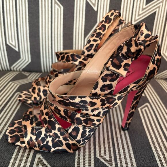 Betsey Johnson Leopard Satin Open Toe Heels Size 9 - Picture 1 of 14